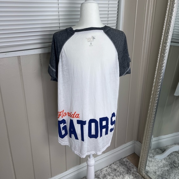 University of Florida Gators Short Sleeve T-Shirt Size Small - Picture 4 of 4